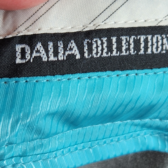 Dalia Collection Grey on Grey Pin Stripe Dress Pants Size 6 - Picture 6 of 9